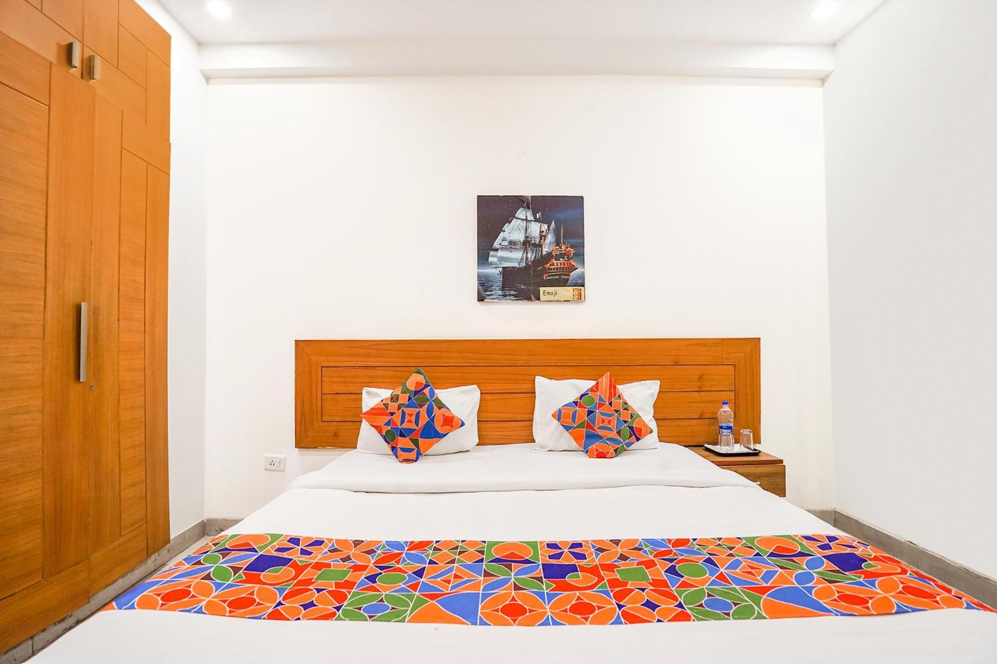 Fabhotel Emoji Stays Gurgaon Exterior photo