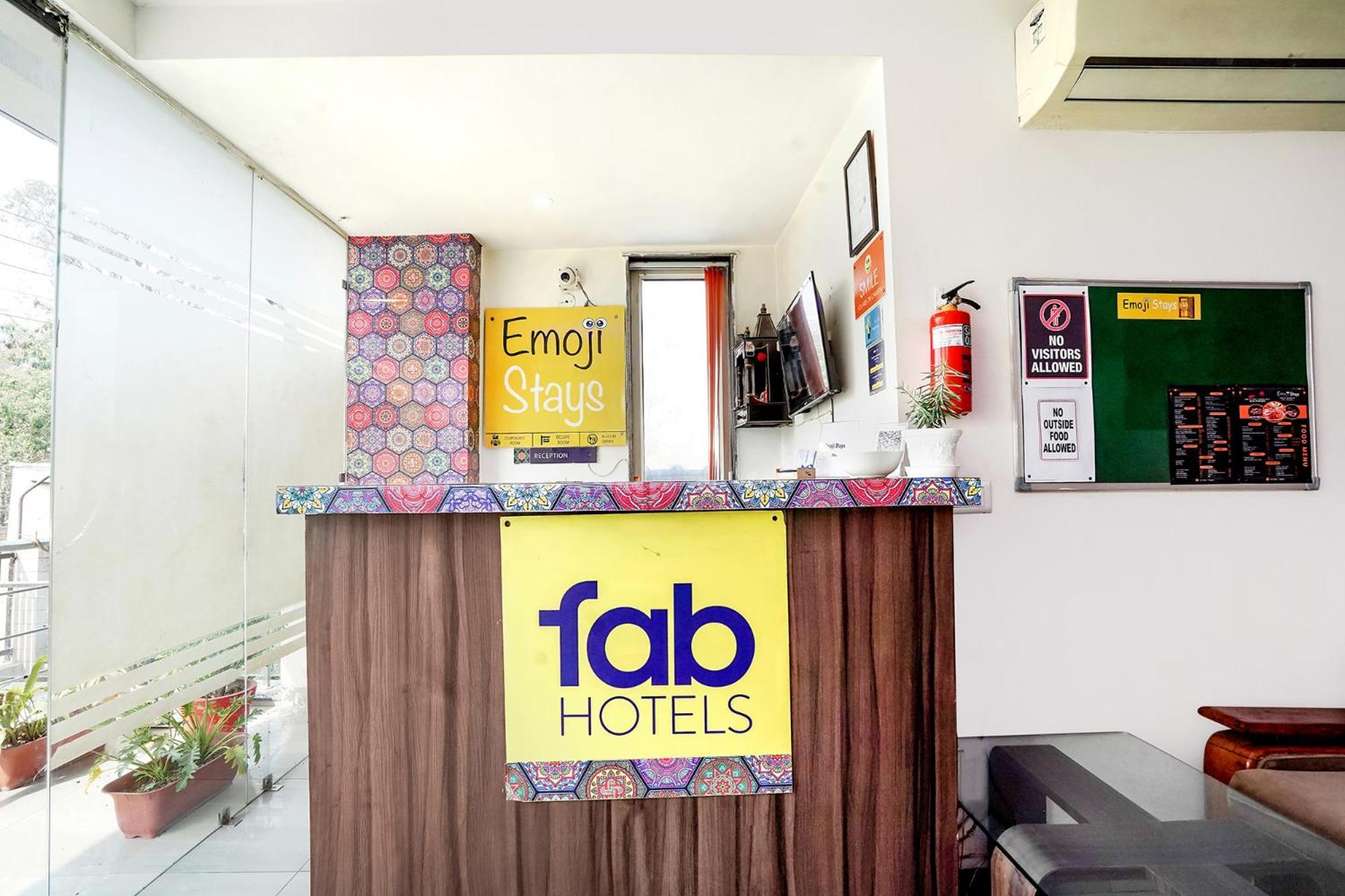 Fabhotel Emoji Stays Gurgaon Exterior photo
